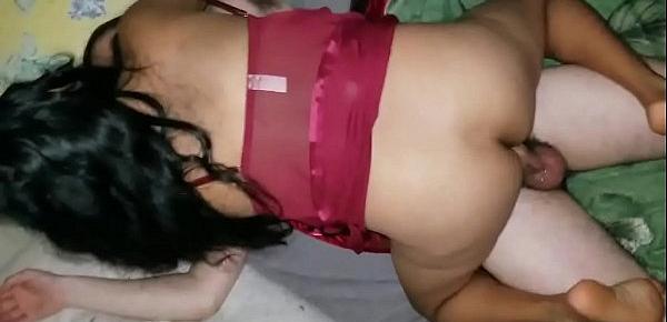 trendsMi esposo me regala una noche de placer con un joven vergudo y con mucho aguante